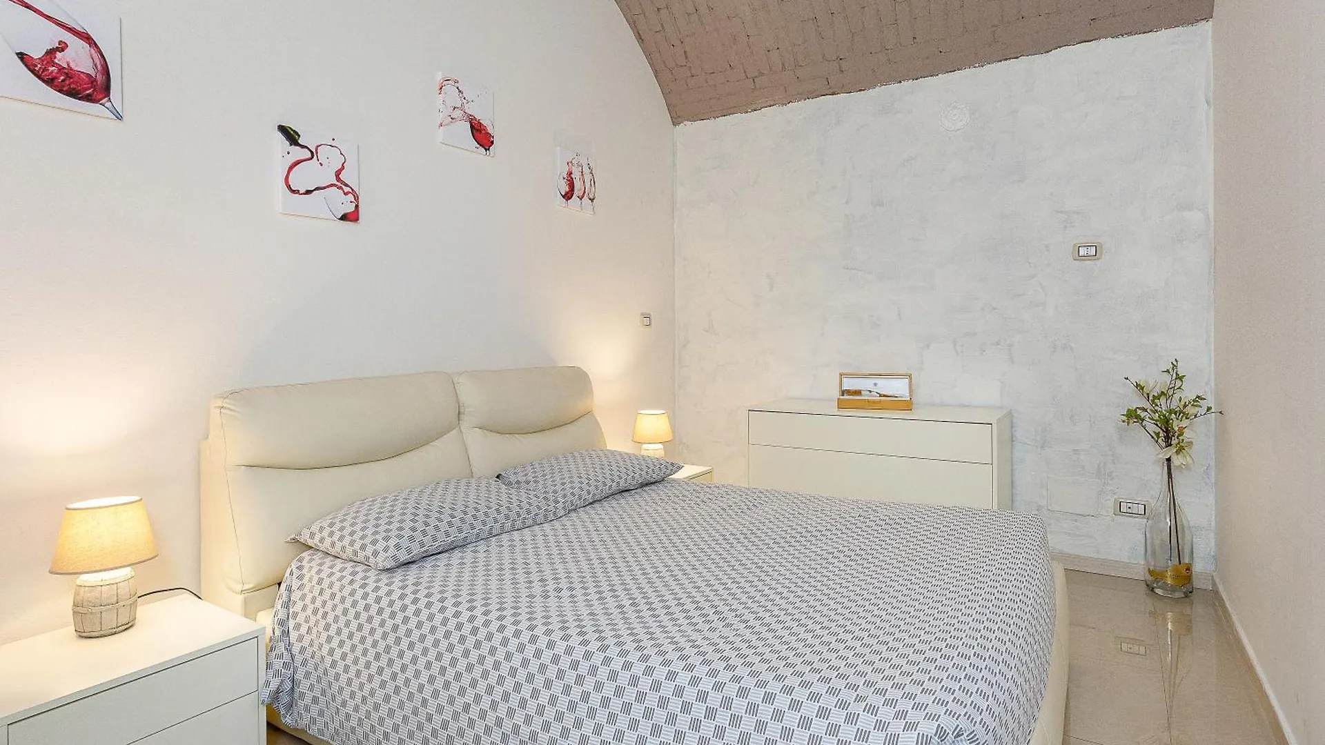 La Cantinetta Di Milano - The Wine Cave In Milan Apartment